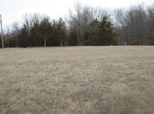 E Roy Barnes Rd, Sturgeon, MO 65284