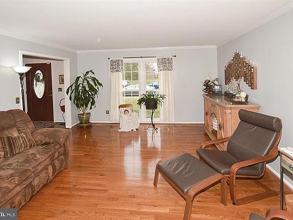 3rd image of 4717 Logwood Ln