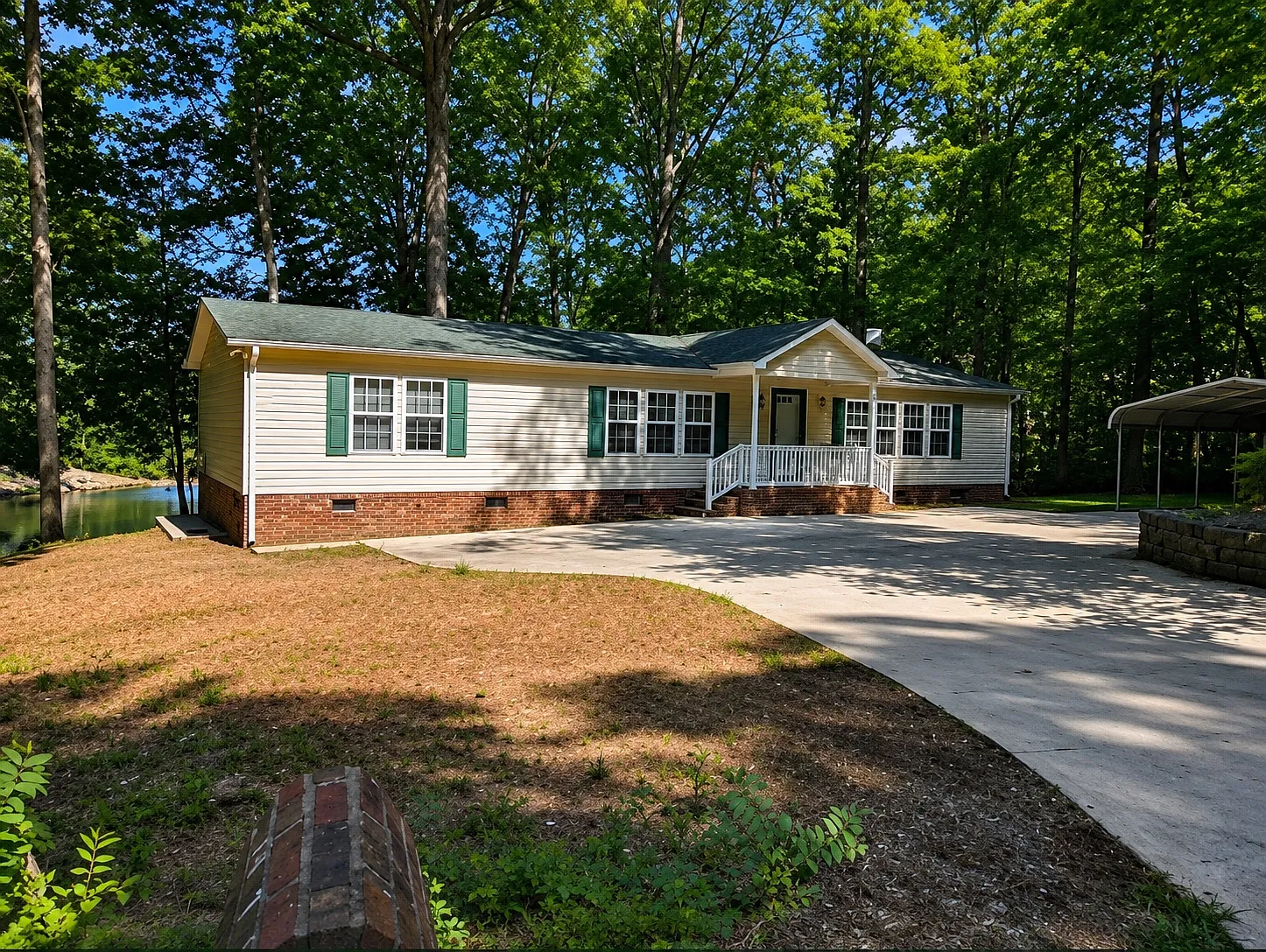 3 bed, 1600 sqft, $1,999 — Photo 2