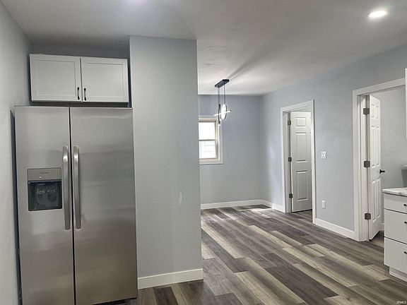 5th image of 1115 N Olive St