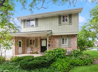 1502 Johnstown Ct, Wheaton, IL 60189