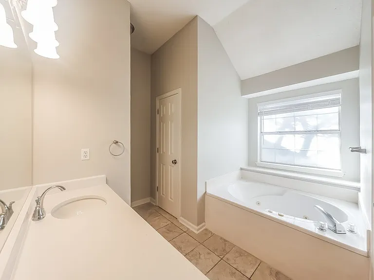 6064 Allen Pkwy E — Photo 12