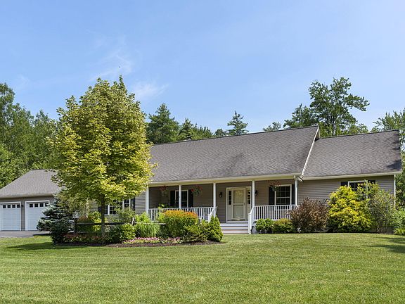 3rd image of 50 Fairway Drive