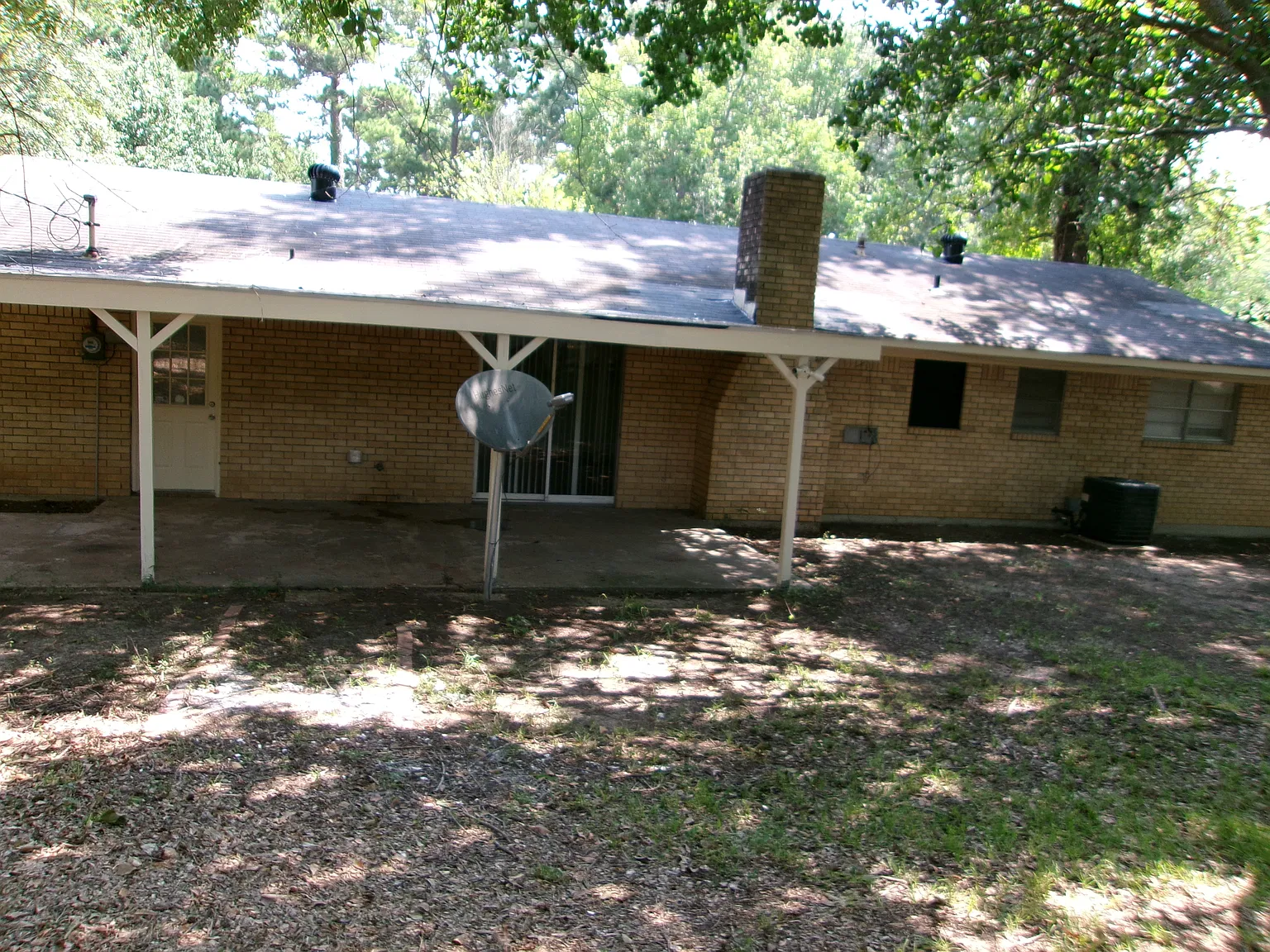 3 bed, 1379 sqft, $1,400 — Photo 2