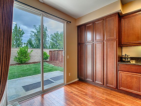 5th image of 40163 Annapolis Dr