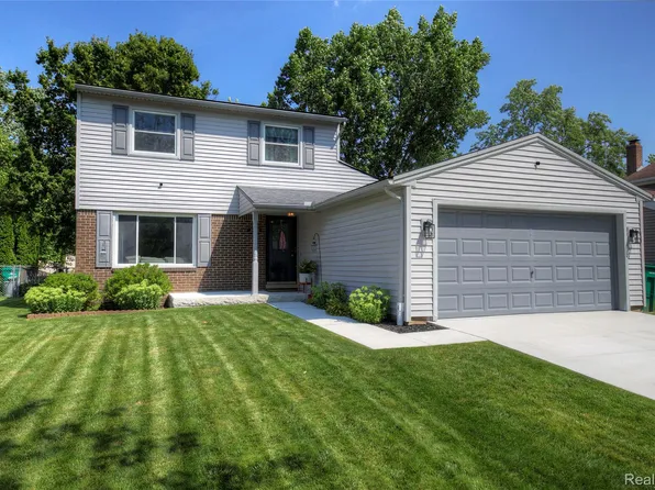 5646 New Meadow Dr, Ypsilanti, MI 48197