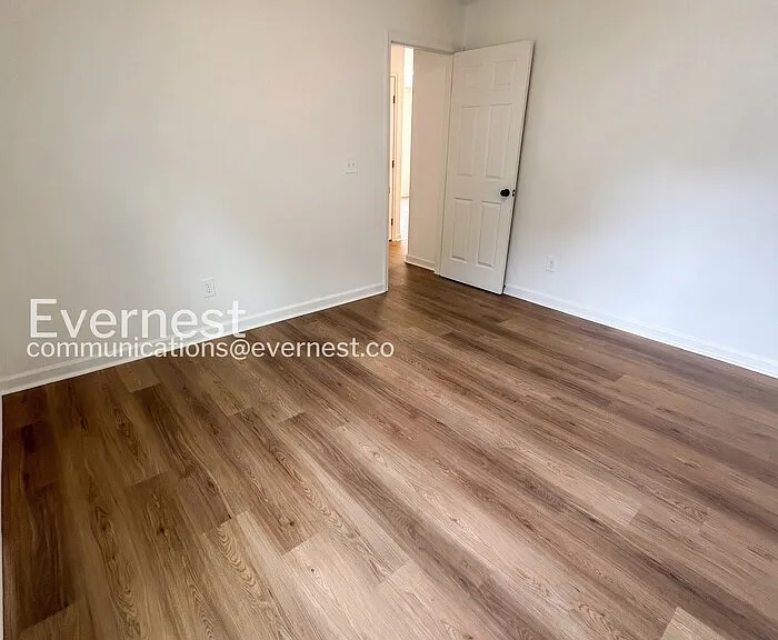 411 E Torbush Dr — Photo 16