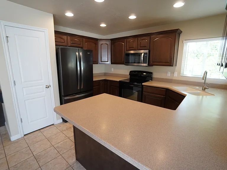 883 S Daisy Dr — Photo 37