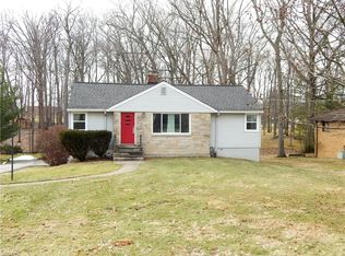 7330 Hickory Ln, Seven Hills, OH 44131