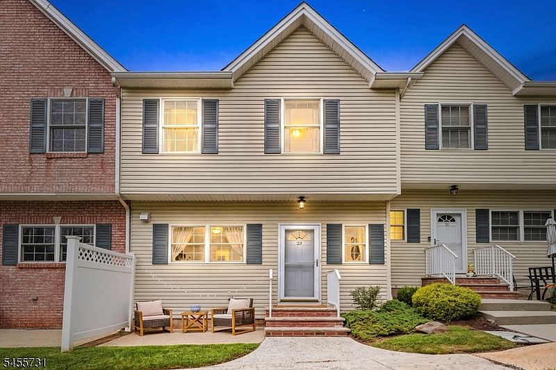 1st image of 29 Riga Ct