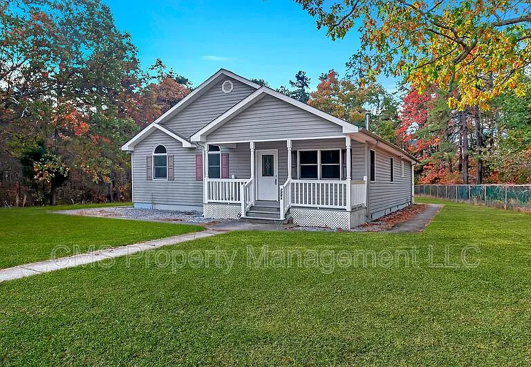 756 Lakehurst Rd #A — Photo 2