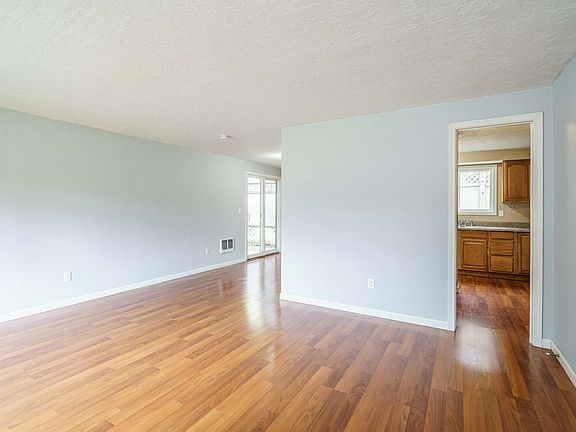 5th image of 3700 E 18th St #A