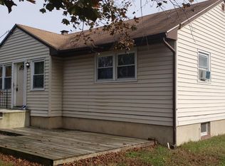 94 W 5th St, Burlington, NJ 08016