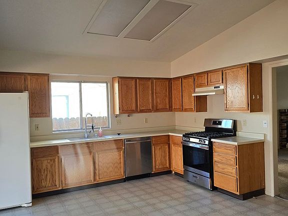 2nd image of 2624 Fieldcrest Dr