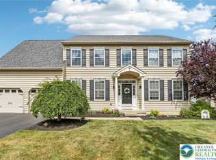 955 Yorkshire Dr, Breinigsville, PA 18031