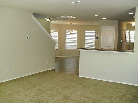 5th image of 813 Palo Duro Dr