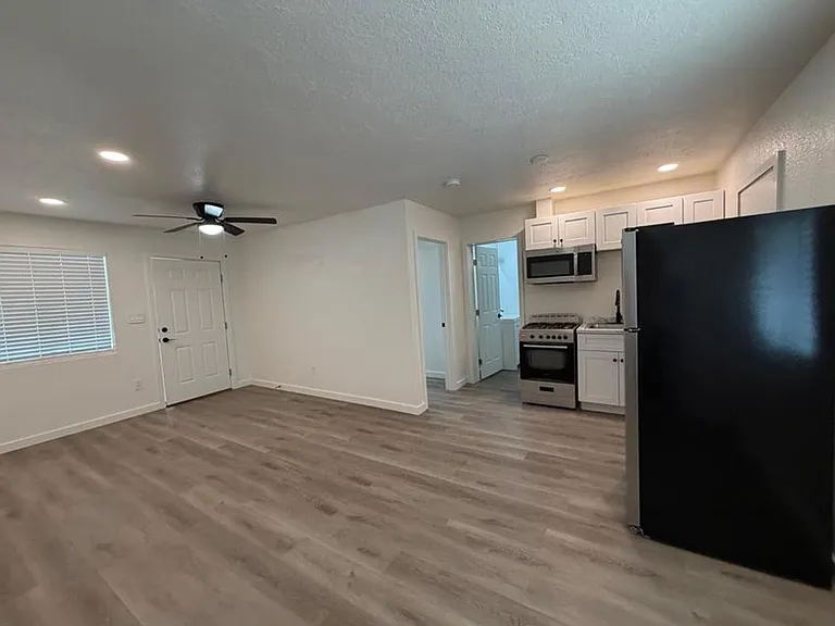 1027 E Dunlap Ave #3 — Photo 9