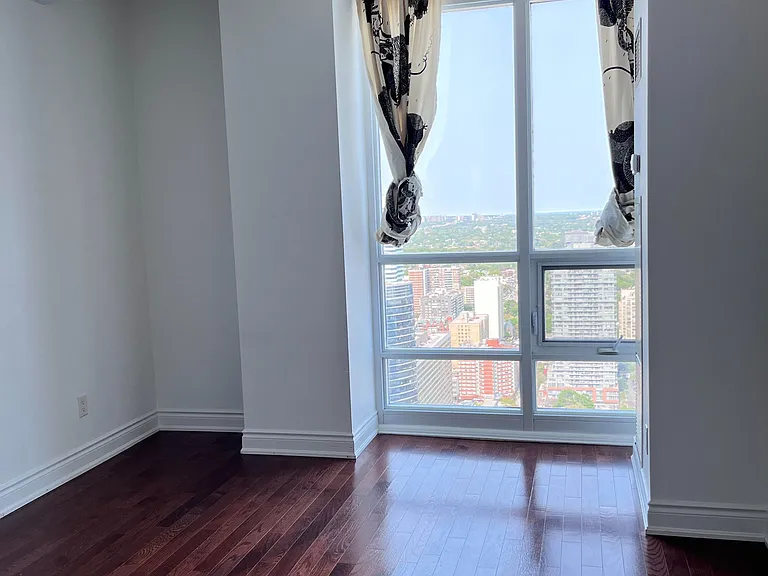 761 Bay St #4403 — Photo 8