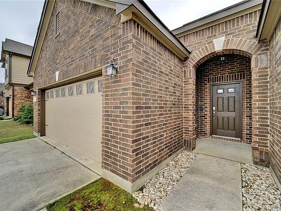 2nd image of 1413 Berlin Ln