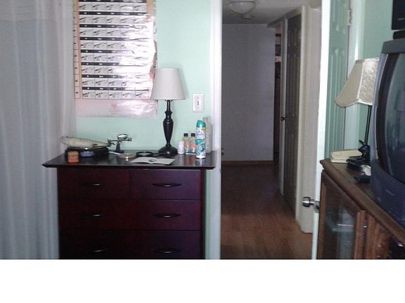4th image of 307 Corinthian Ave