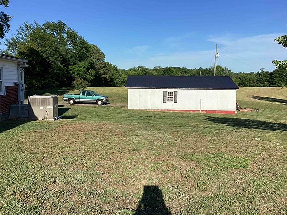 5th image of 2451 Fairfield Rd