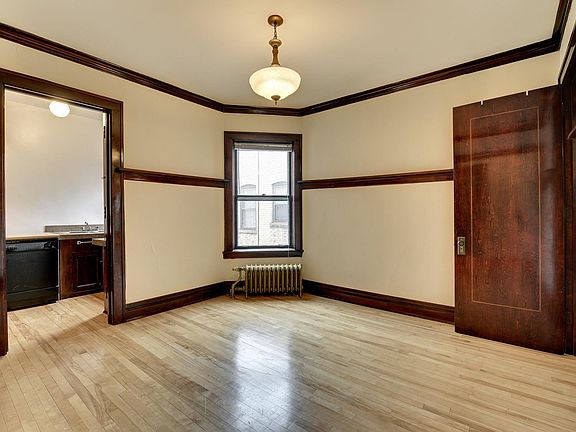 4th image of 389 Dayton Ave