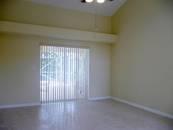 5th image of 318 Island Dr