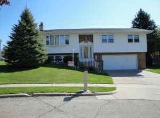 3366 Venture Ct, Dubuque, IA 52002