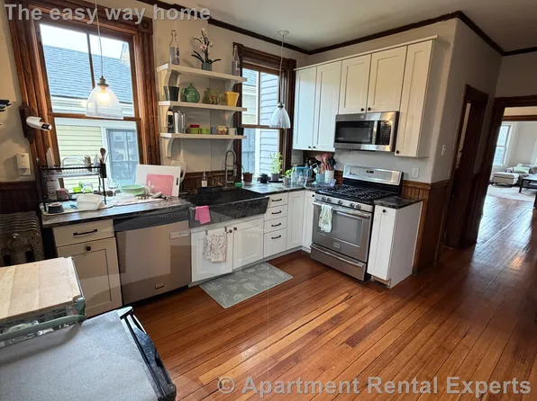 15 Linden St #1, Somerville, MA 02143