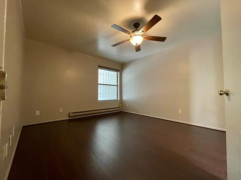 333 W Leroux St #A5 — Photo 11
