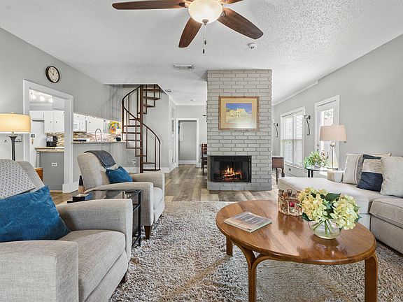 3rd image of 2717 Hot Springs Dr