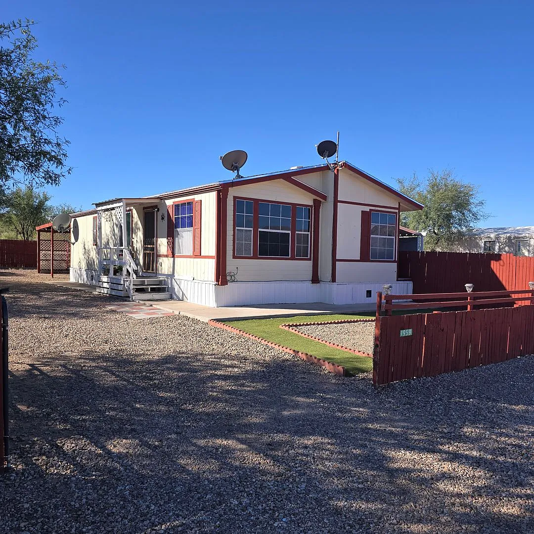 Willow Lakes Manufactured Home — Photo 1