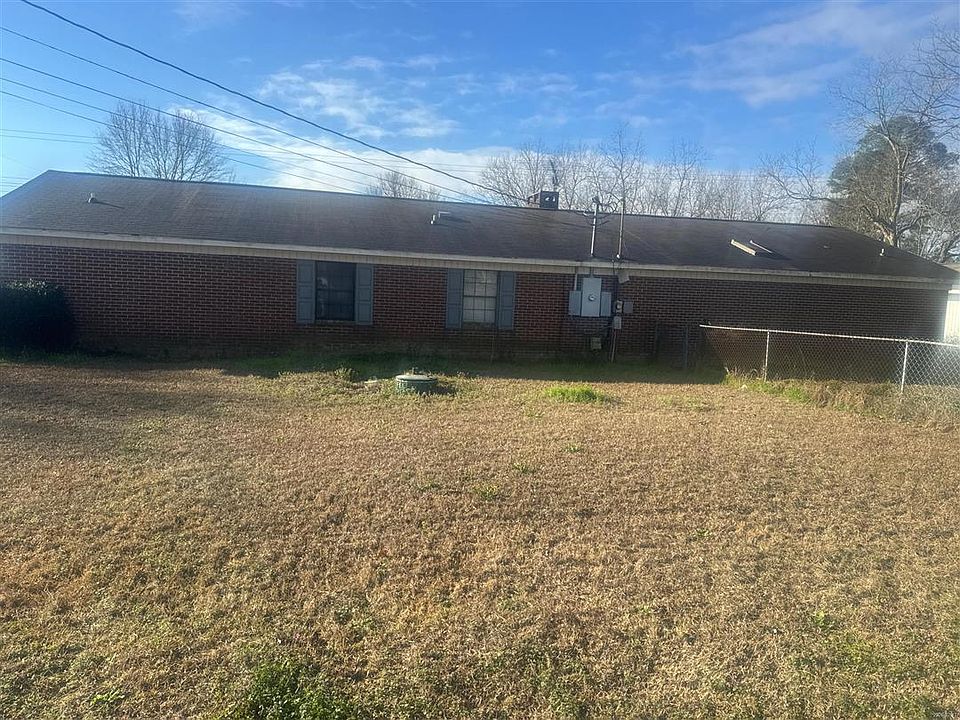 2nd image of 120 Windham Ct