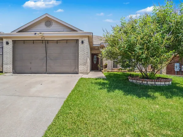 9936 Blue Bell Dr, Fort Worth, TX 76108