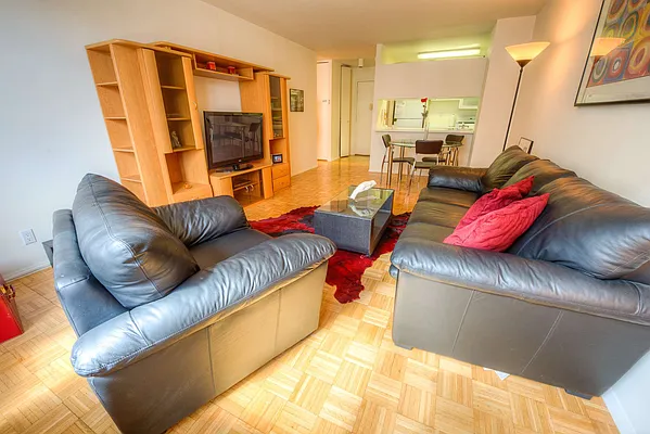 Rented by Compass | media 25