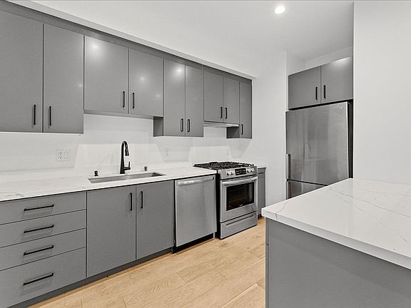 4th image of 3400 W Sunset Blvd #206