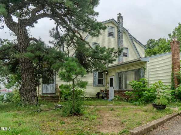 918 7th St, Union Beach, NJ 07735