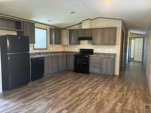 710 Greyhound Ln #155, Greensburg, PA 15601