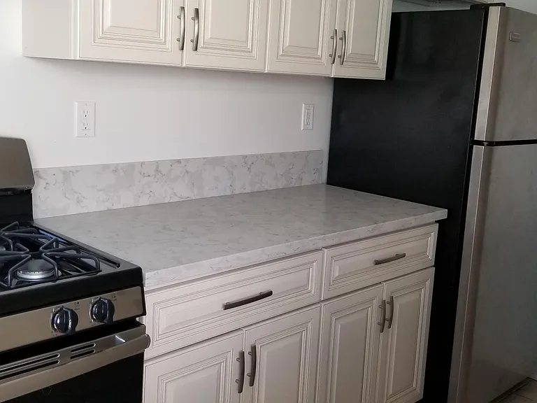 1527 S Shenandoah St #4 — Photo 1