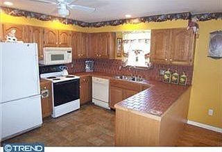 3rd image of 315 Great Oak Dr