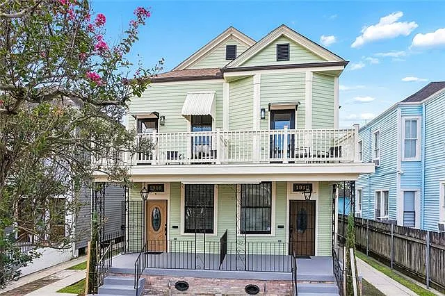 3 bed, 1.5 bath, 2964 sqft, $3,000 — Photo 1