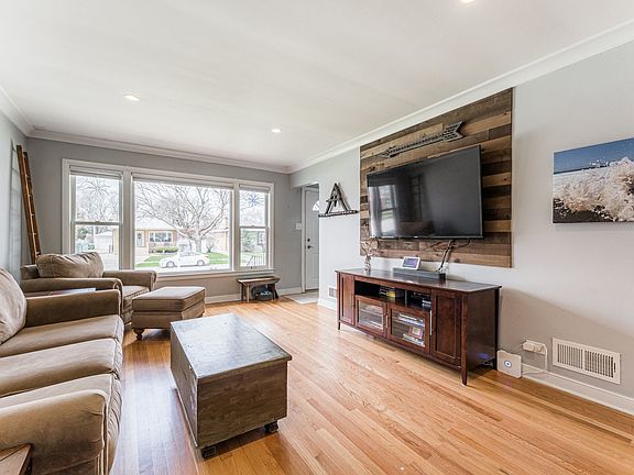 3rd image of 10111 S Kedvale Ave