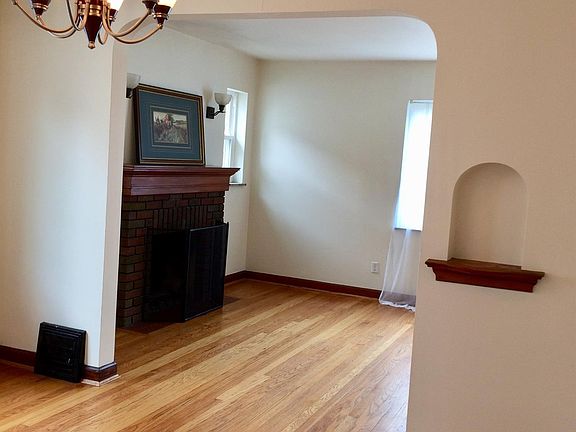 4th image of 6900 Windward Ave