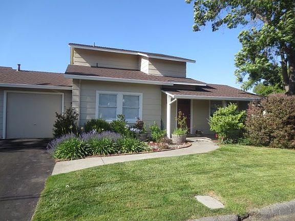 2nd image of 40 Woodworth Ln