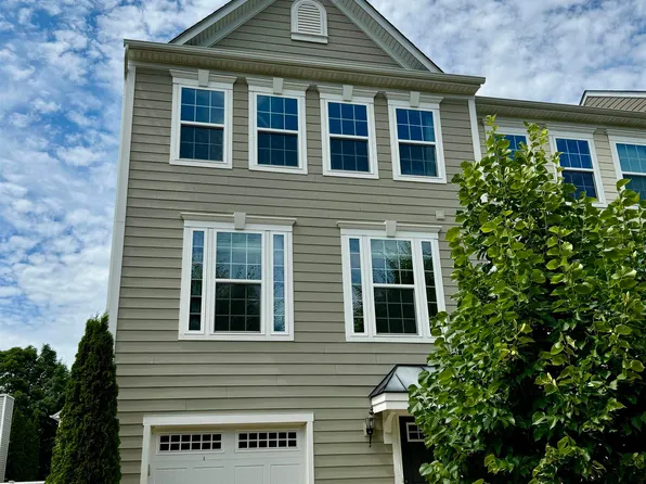 2518 Avemore Pond Rd, Charlottesville, VA 22911