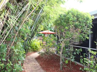 16 Tropical Dr, Boynton Beach, FL 33435