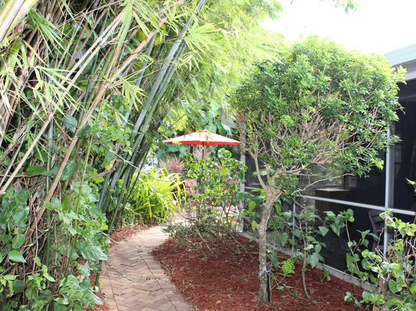 16 Tropical Dr, Ocean Ridge, FL 33435