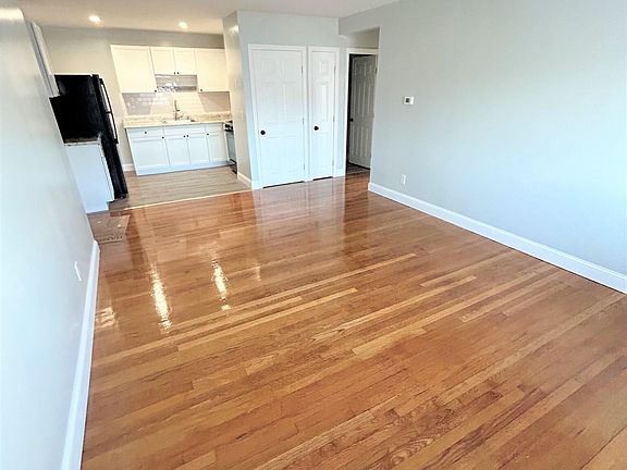5th image of 580 Bridge St #9Z