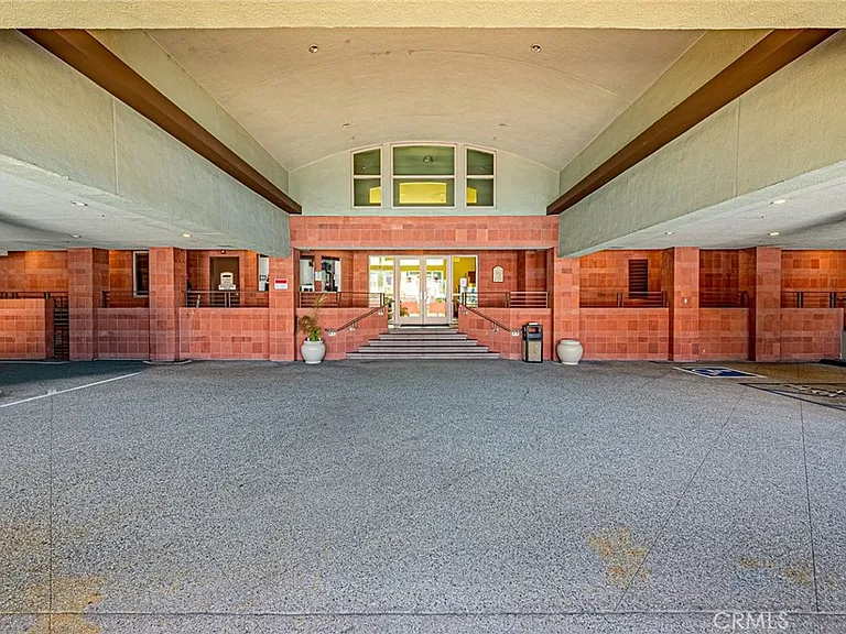 100 S Alameda #348 — Photo 42