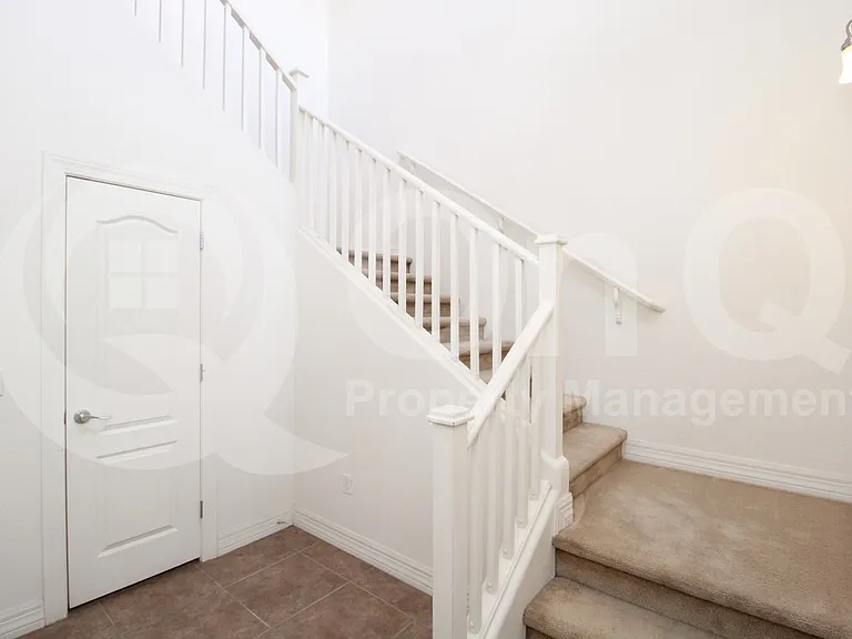 1456 E 9th St #216 — Photo 3